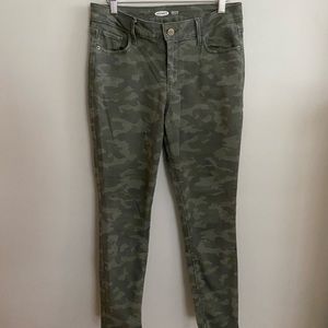 Camo skinny jeans